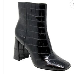 CHARLES BY CHARLES DAVID Womens Black Croc Padded Teigan Zip-Up Booties 9.5M
21